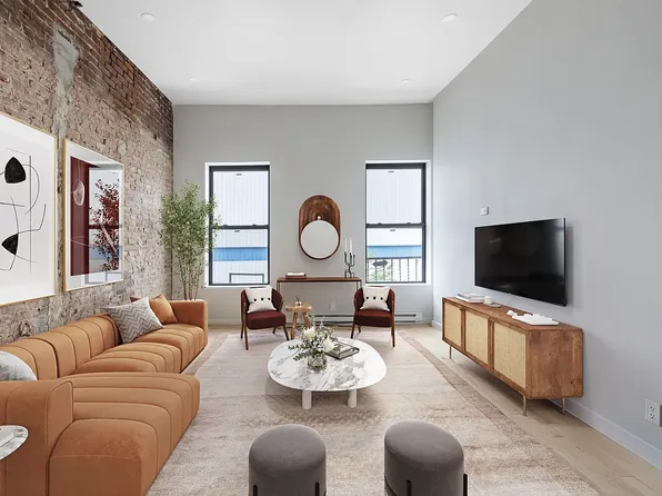 53 Kent Avenue image 1 of 11