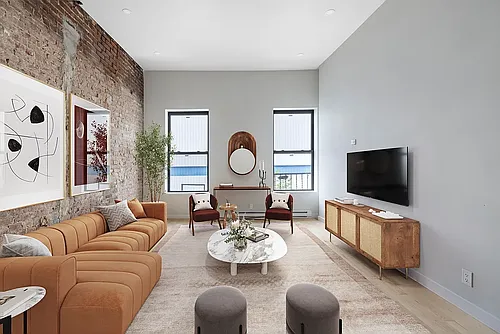 53 Kent Ave #2F Photo 1