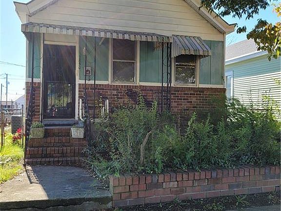 2nd image of 2850 Lawson St