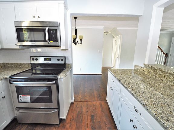 5th image of 4932 Erskine St