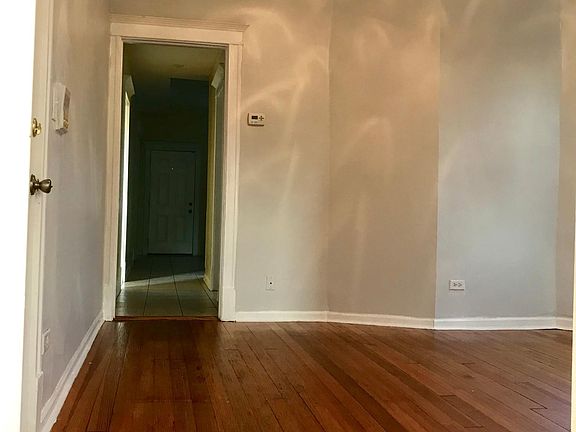 4th image of 1833 N Sawyer Ave #2A