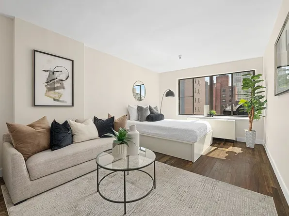 67 E 11th St APT 725, Manhattan, NY 10003