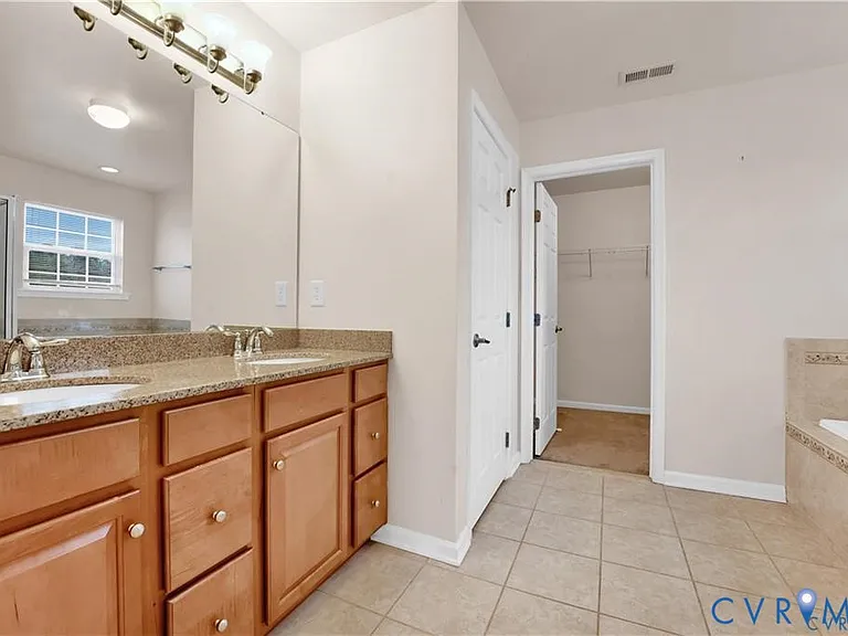 12206 Rotunda Ln — Photo 32