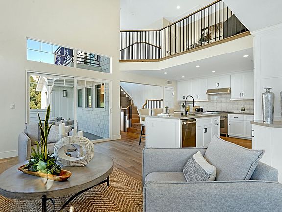 5th image of 534 N Elena Ave