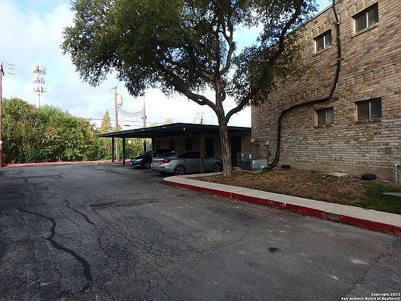 3rd image of 9503 Powhatan Dr #101