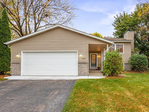 2nd image of 1425 Meadow Ct