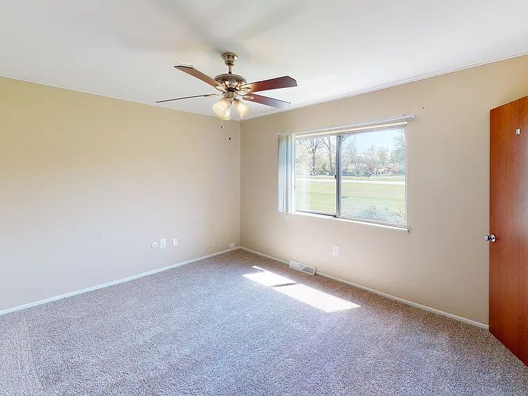 Rivercrest Apartments — Photo 26
