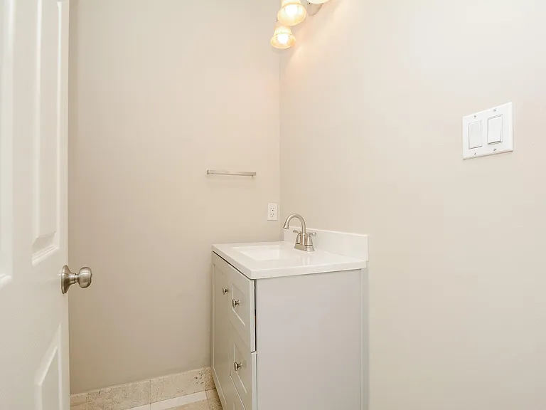 1307 Prospect St — Photo 14