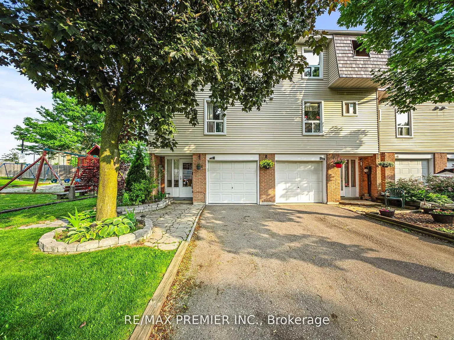 3 bed, $2,900 — Photo 1