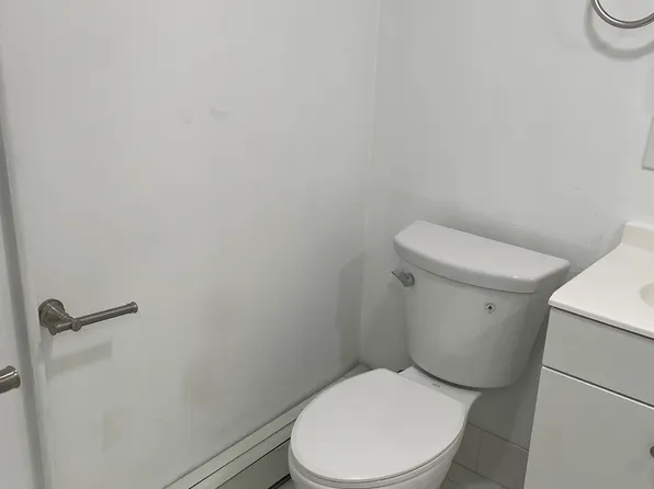 141 Dekalb Ave #B, Jersey City, NJ 07306