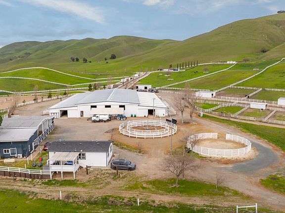 5th image of 6033 Dagnino Rd