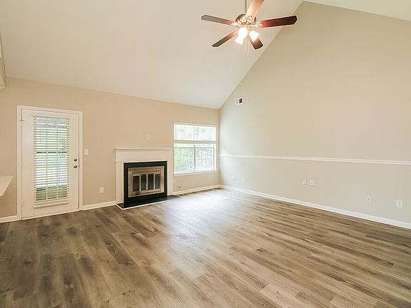 4th image of 131 River Trace Ct