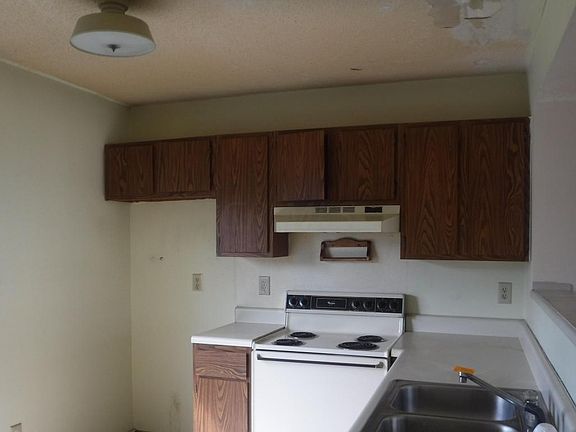 3rd image of 763 Ficus Dr