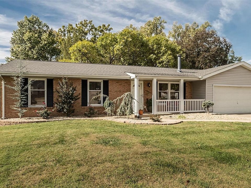 Welcome to 835 Treadway Avenue!