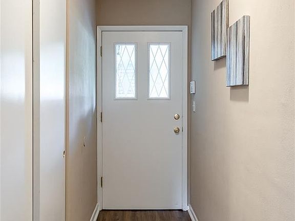 3rd image of 79 Larchmere Dr