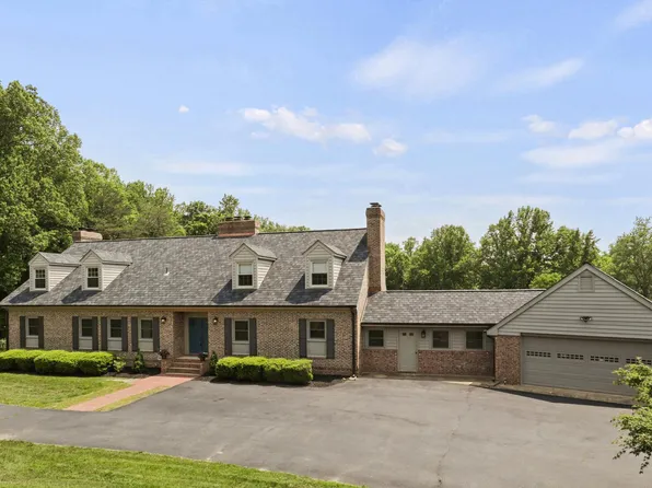 8219 Crusade Dr, Clifton, VA 20124