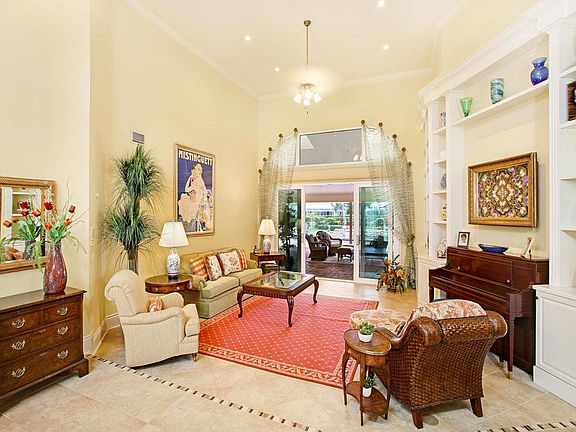 05_living-room_102 Woodsmuir Court