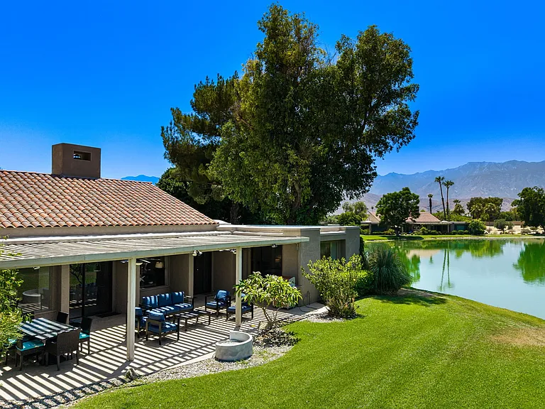 521 Desert West Dr — Photo 7