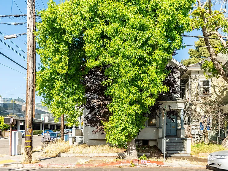 2427 Ellsworth St — Photo 20