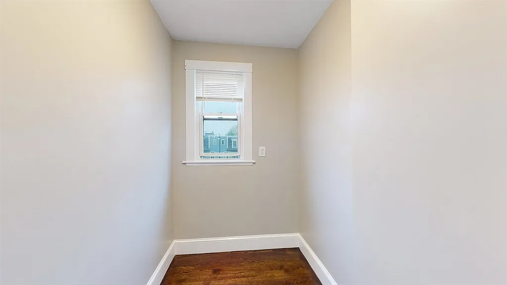 4 bed, 1200 sqft, $3,500 — Photo 4