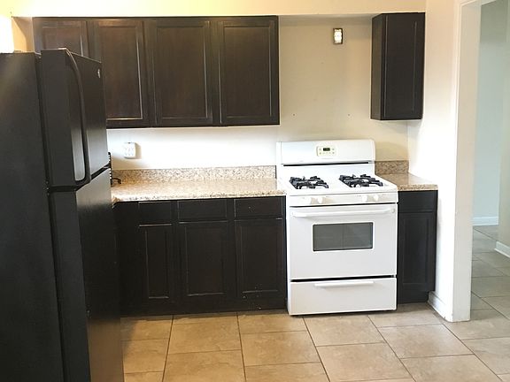 3rd image of 334 W Coral Way