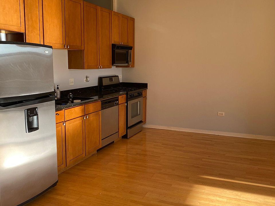 1st image of 2915 N Clybourn Ave Unit 213
