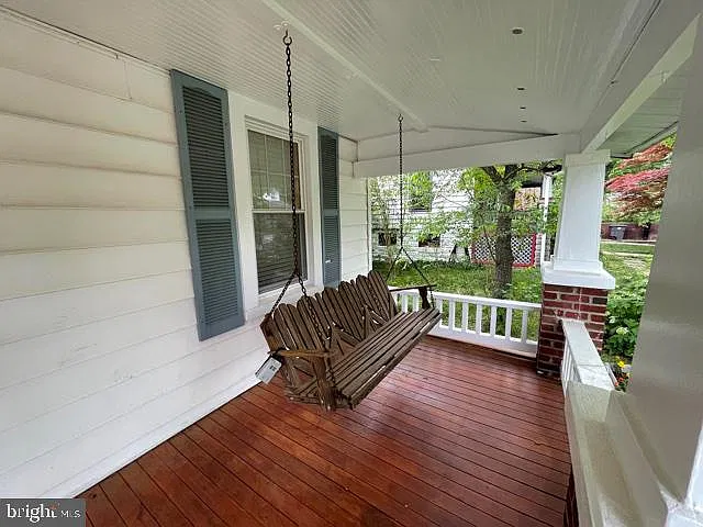 5 bed, 3.5 bath, 2312 sqft, $3,950 — Photo 2