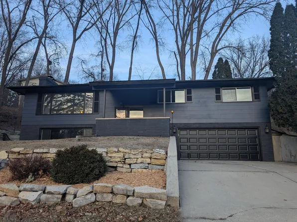 1727 11th Ave NE, Rochester, MN 55906