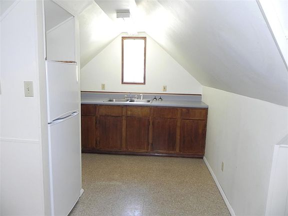 5th image of 91 W Gould St #B