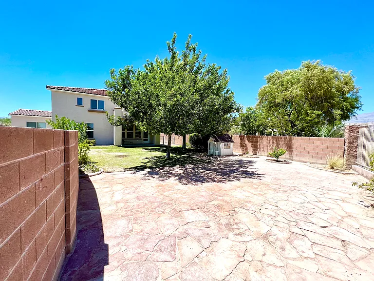 7140 Charter Crest St — Photo 95