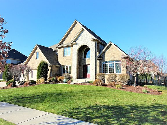 2nd image of 4712 Sassafras Ln
