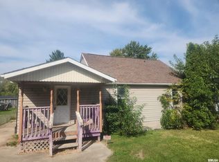 209 4th St, Colona, IL 61241