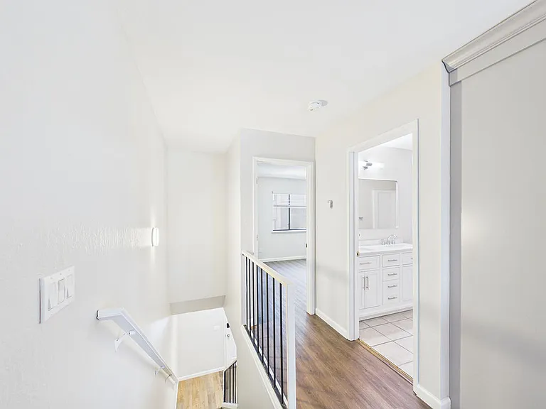 317 Cottonwood Ct — Photo 14