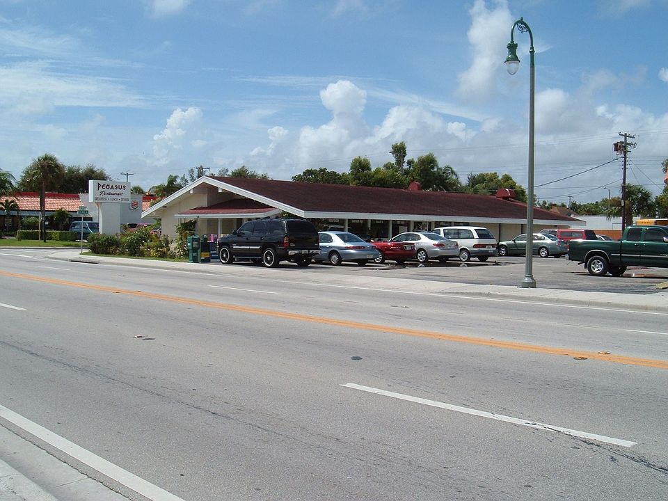 2nd image of 301 N Dixie Hwy