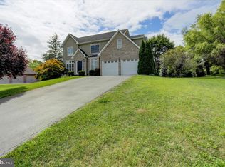 115 Moonlight Dr, Greencastle, PA
