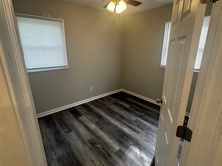 2857 E 6th Ave — Photo 5
