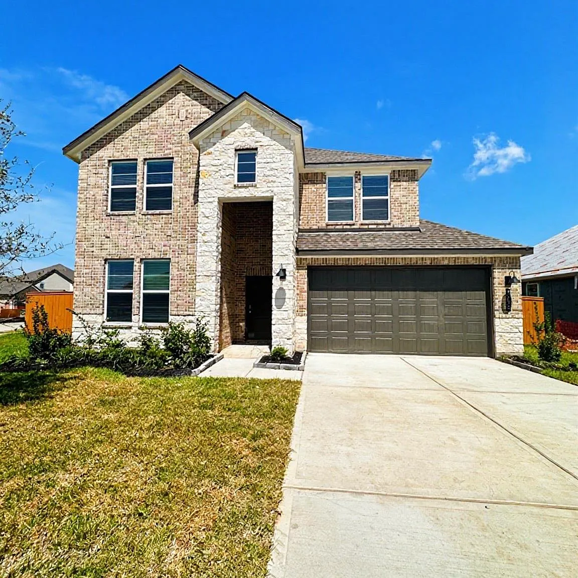 4 bed, 3.0 bath, 2645 sqft, $3,025 — Photo 2
