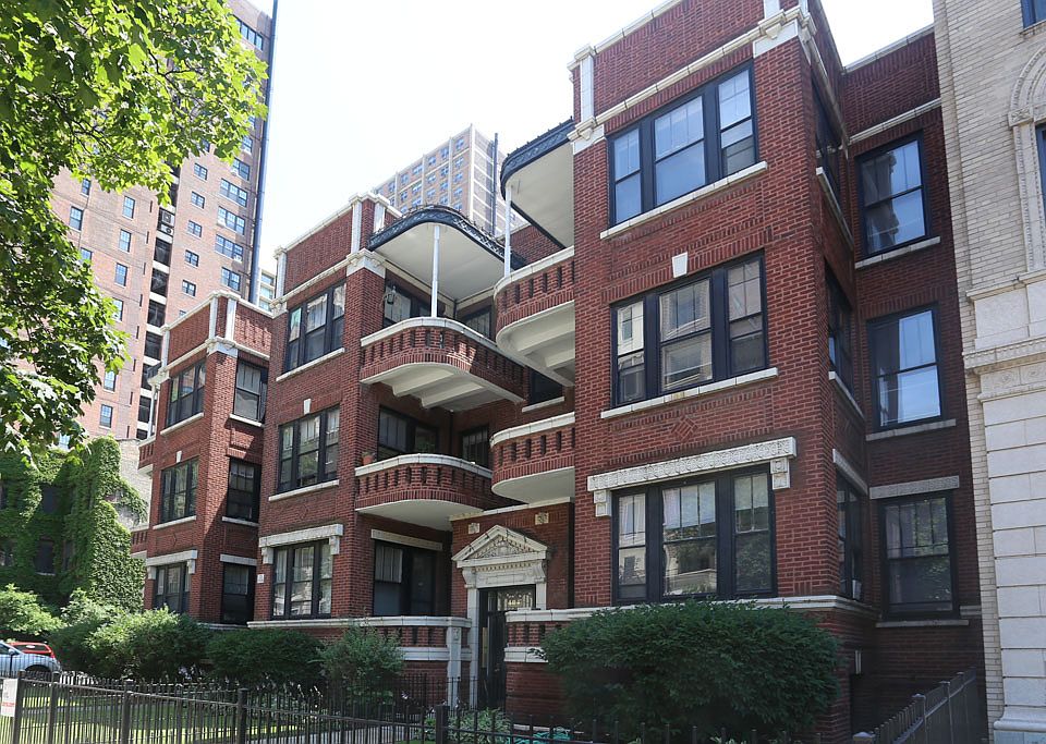 1st image of 445 W Melrose St APT 3C