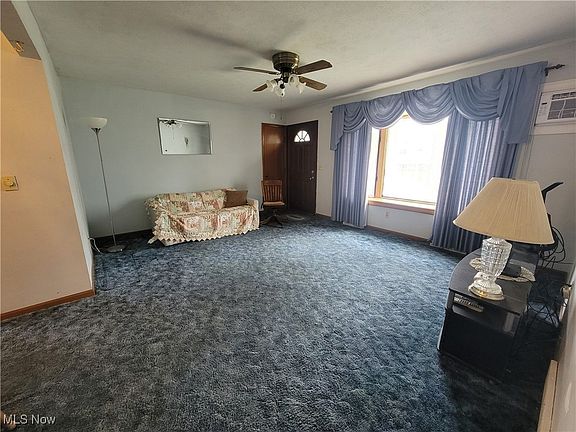 3rd image of 736 Thornwood St