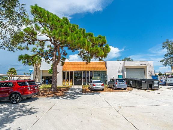 4th image of 200 E Venice Ave
