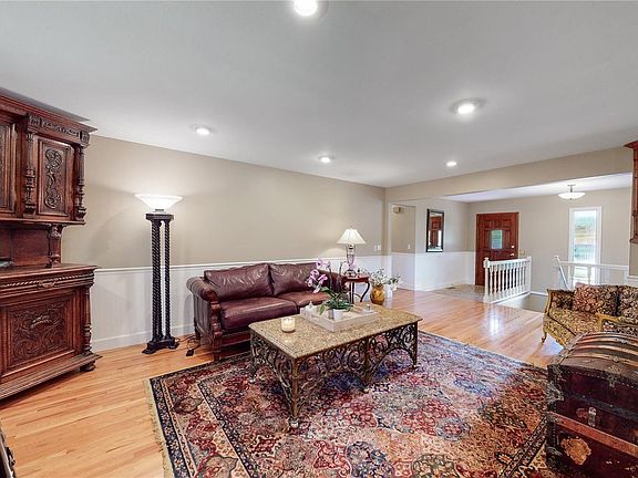 4th image of 7214 S Kendall Court