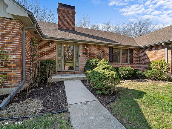 2nd image of 430 Meadow Brook Ct