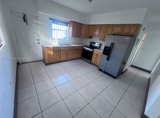 1995 NE 167th St APT 1, Miami, FL 33162