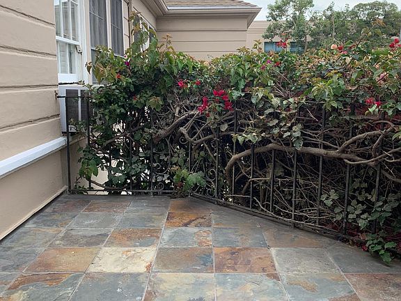 5th image of 4007 1/2 Leeward Ave