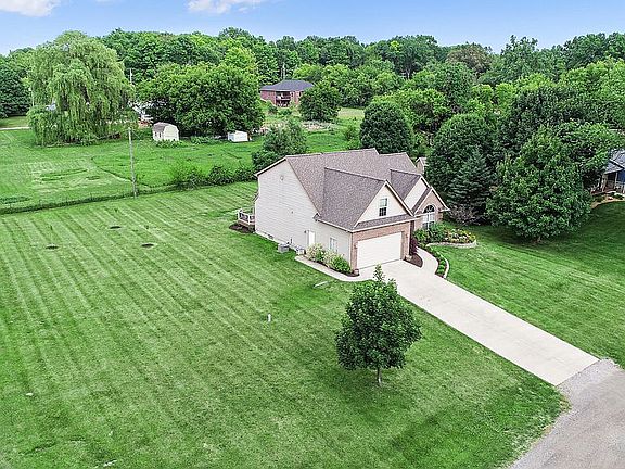 3rd image of 31290 Butterfield Ln