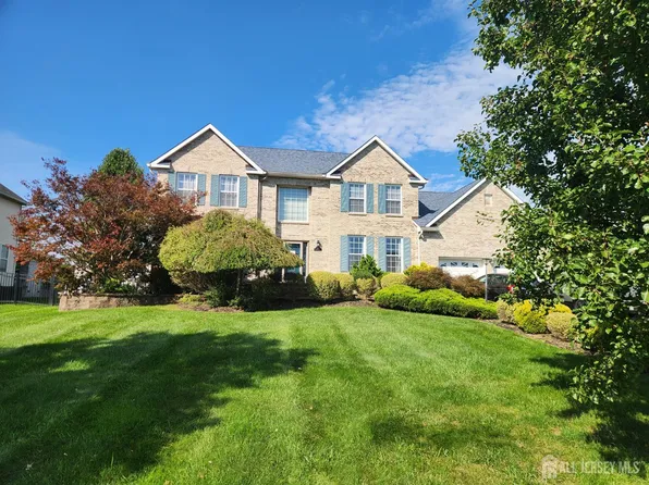 20 Mitchell Dr, Monroe Township, NJ 08831