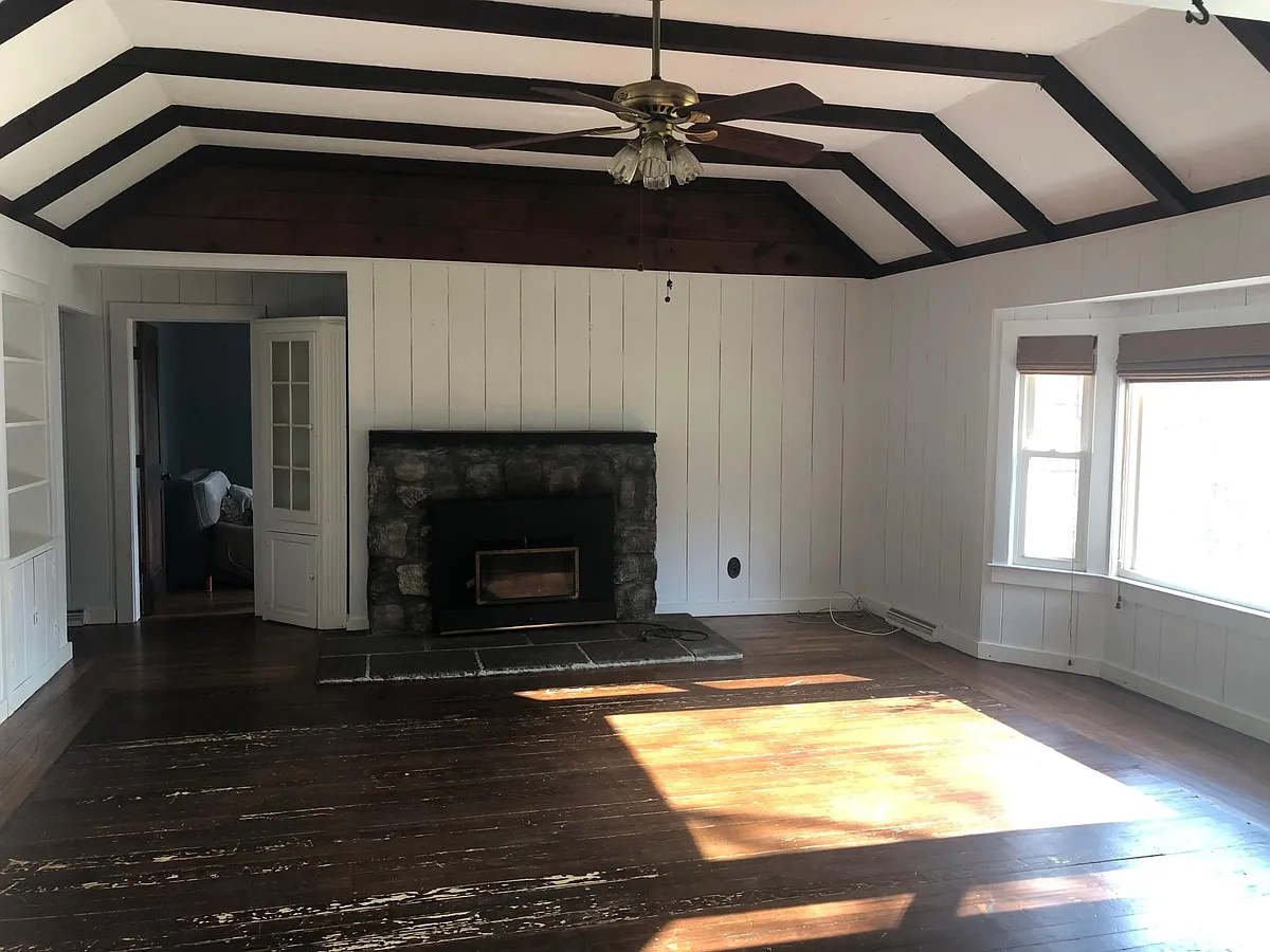 Building Photo - 1 Acre Dr