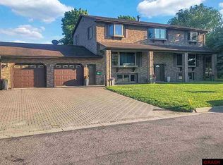 320 Union St, Saint Peter, MN 56082