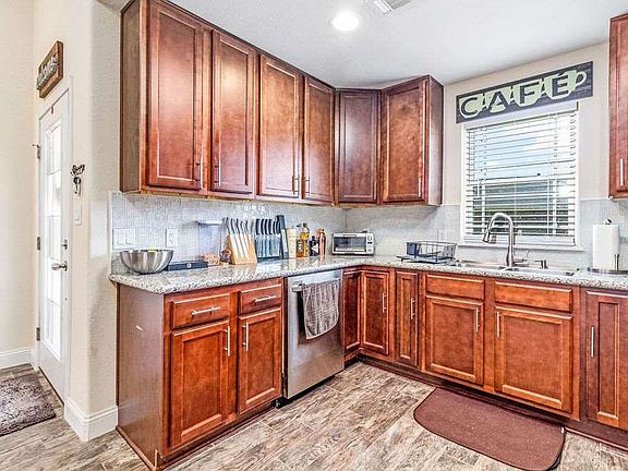 5th image of 469 Evening Falls Dr