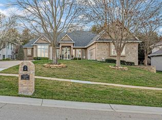 5217 SW 40th Ter, Topeka, KS 66610